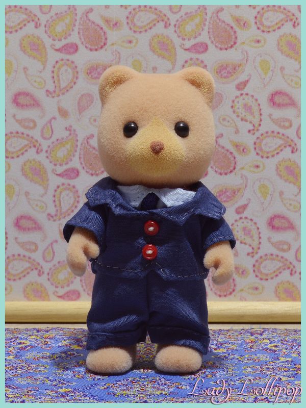Sylvanian Families Uncle Pete Petite bear the Sylvanian postman