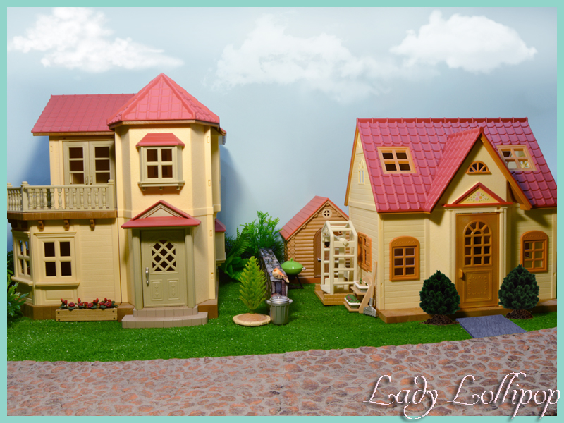 Sylvanian Families Cobblestones diorama with grass and houses added