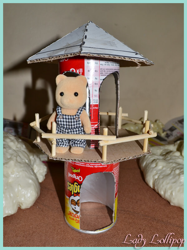Sylvanian Families DIY Lighthouse from a Pringles tin