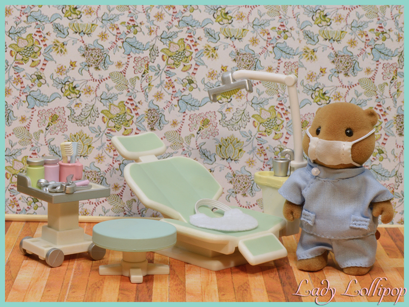 Calico Critters Becky Beaver Visits the Dentist Set