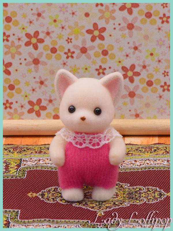 Sylvanian Families Lopez Chihuahua Standing baby from Japan