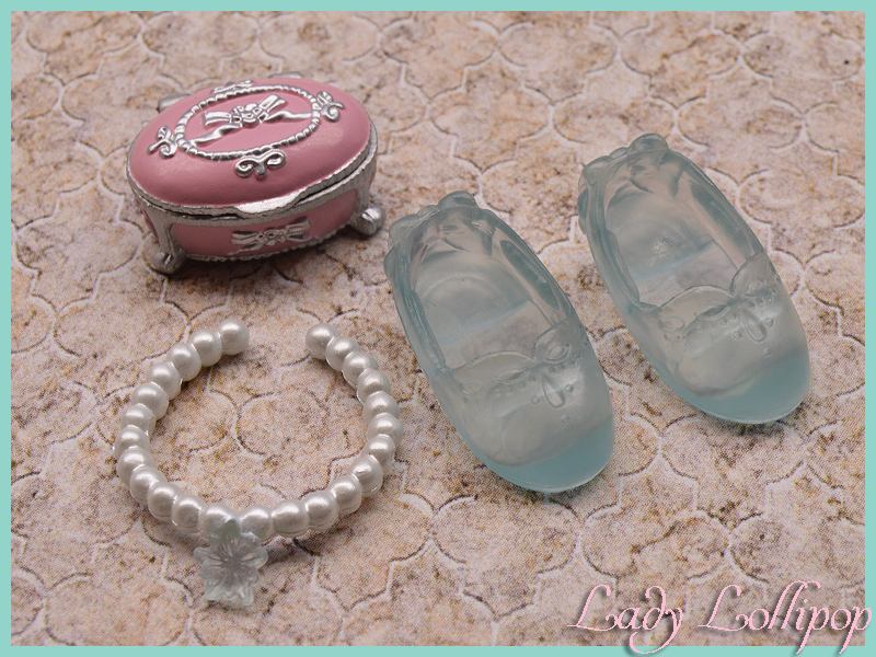 Sylvanian Families Toy Kingdom Original Pair accessories