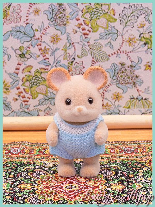 Sylvanian Families Maces City Mouse Standing Baby