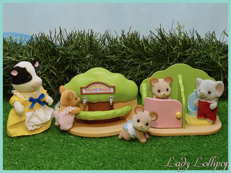 Sylvanian Families Nursery Bathroom toilet and washbasin