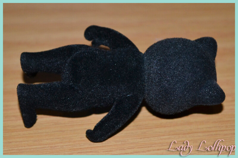 Repainting a Sylvanian Families badger to make a ratel figure back view