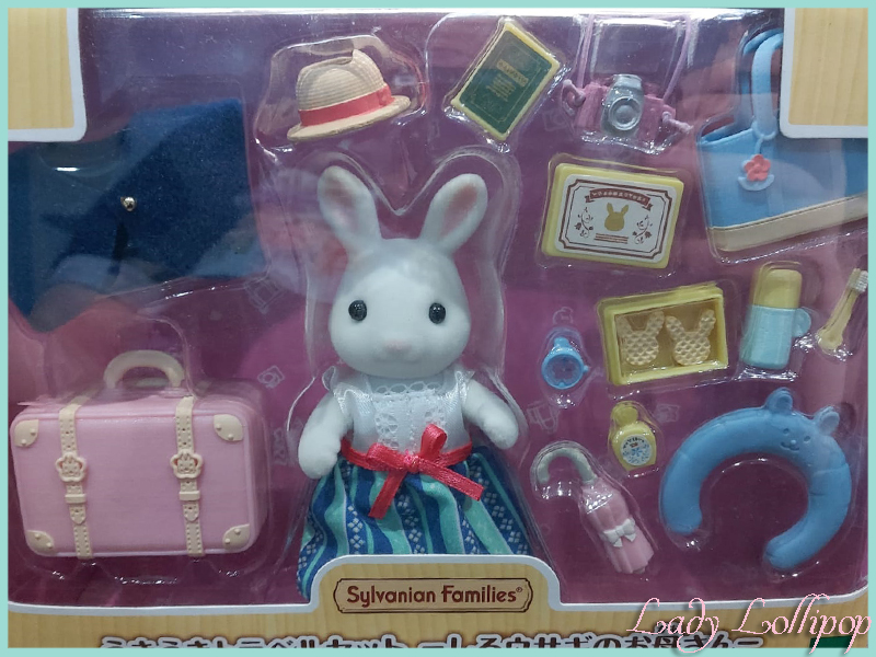 Sylvanian Families Snow Rabbit Mother from the travel set