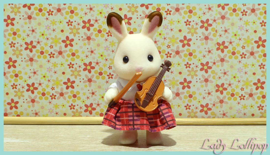 Sylvanian Families School Music Set figure Freya Chocolate