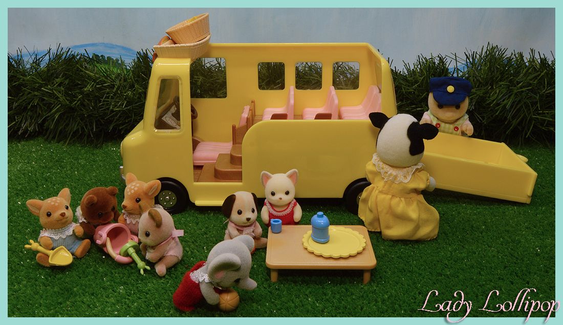 Sylvanian Families Nursery school bus field trip